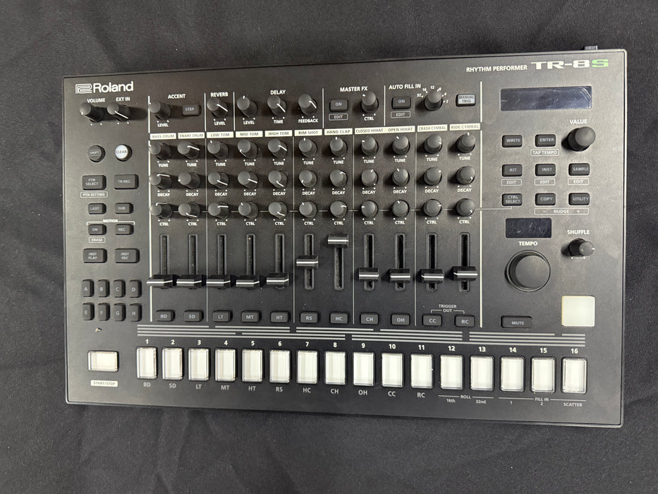 Roland TR-8S Rhythm Performer (Used) C4N7747