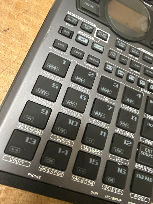 Roland SP-404MKII Creative Sampler (Used) B1P4557