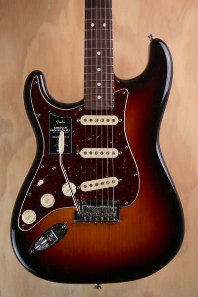 Fender American Professional II Stratocaster Left-Handed 3-Colour Sunburst, (Used, Comm)