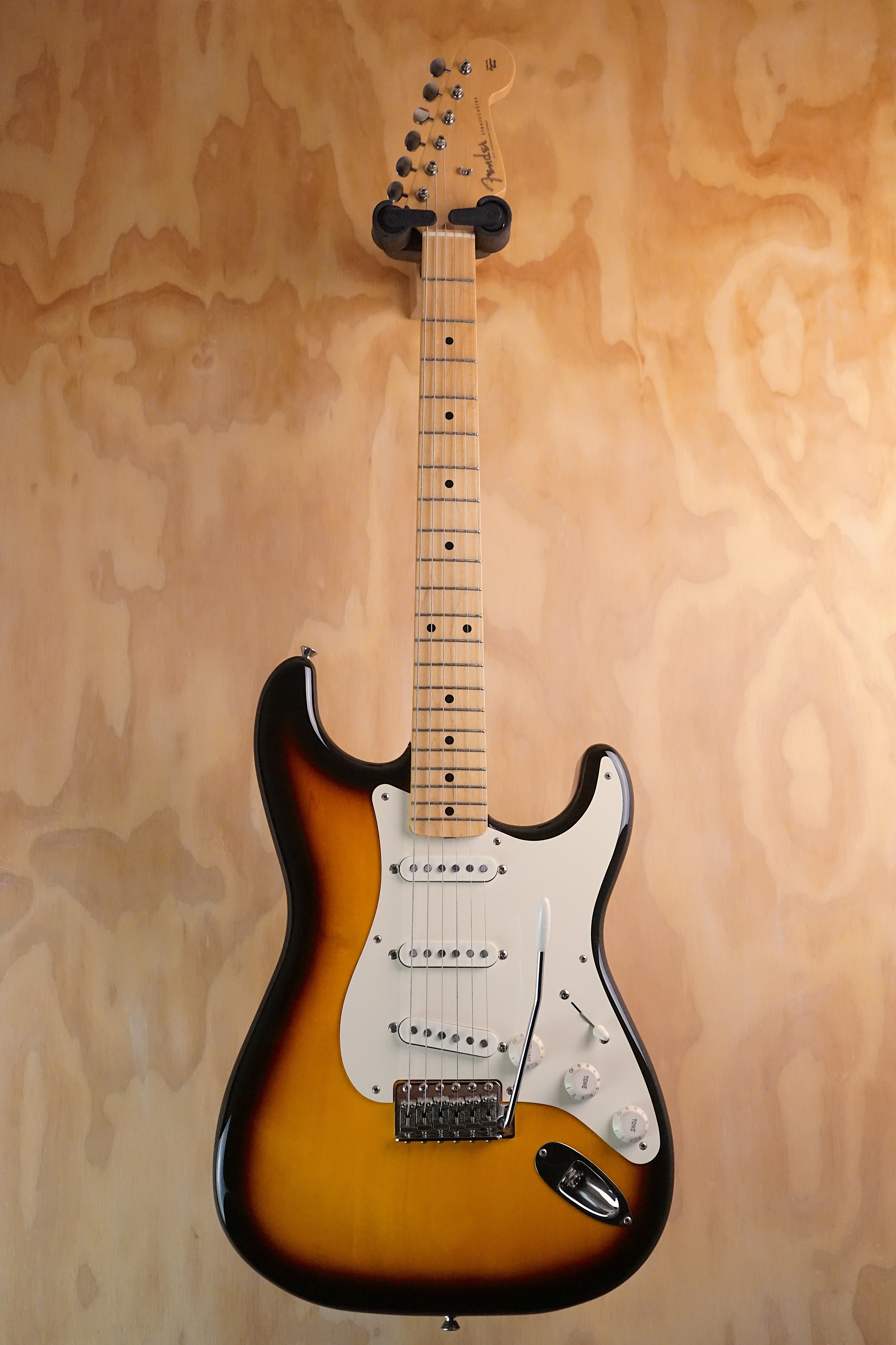 Fender Made in Japan Traditional 50s Stratocaster 2-Color Sunburst, (Used, Comm)