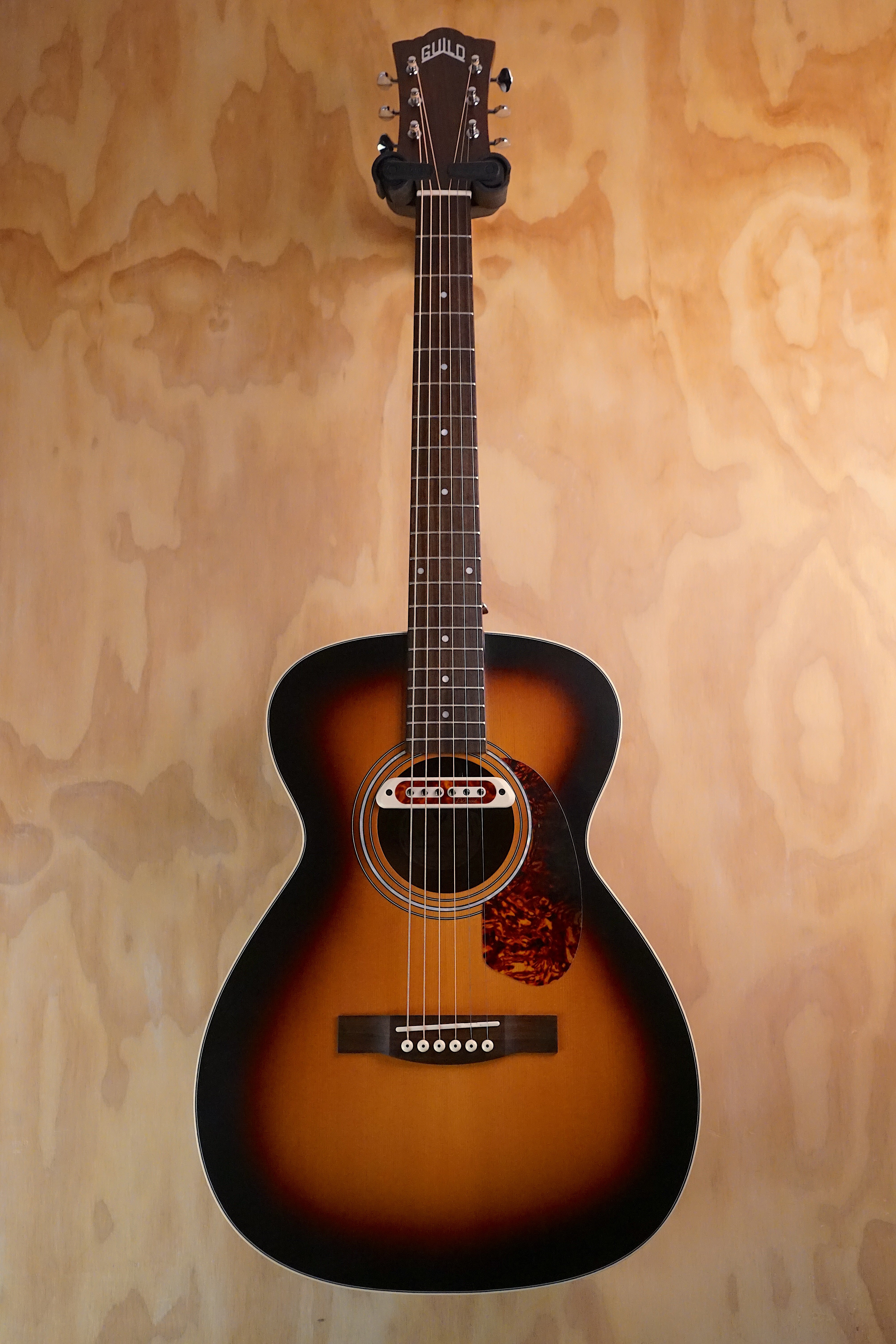 Guild M-240E Troubadour Archback Vintage Sunburst, (Used)