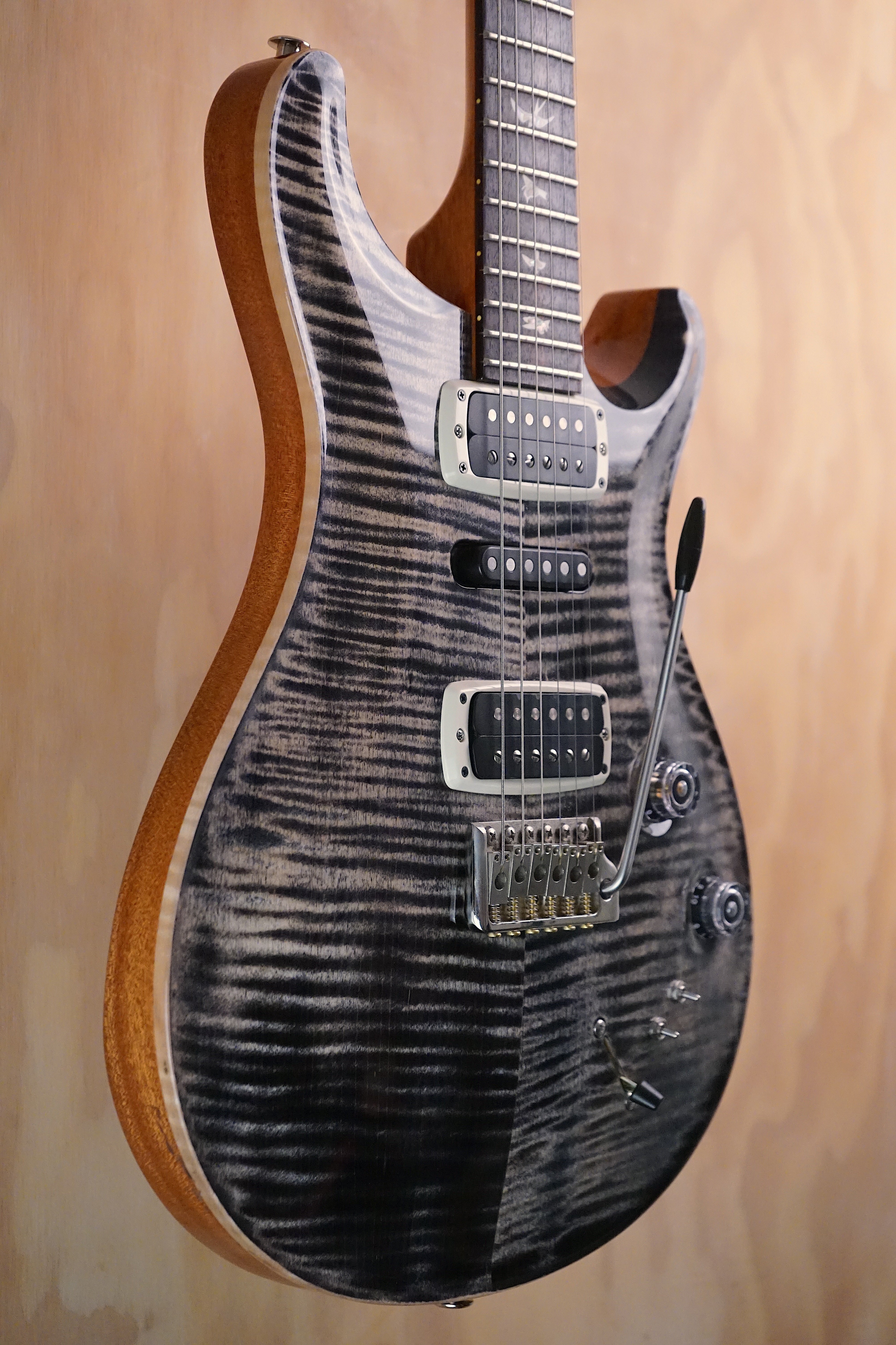 PRS Modern Eagle V Charcoal, (Used)