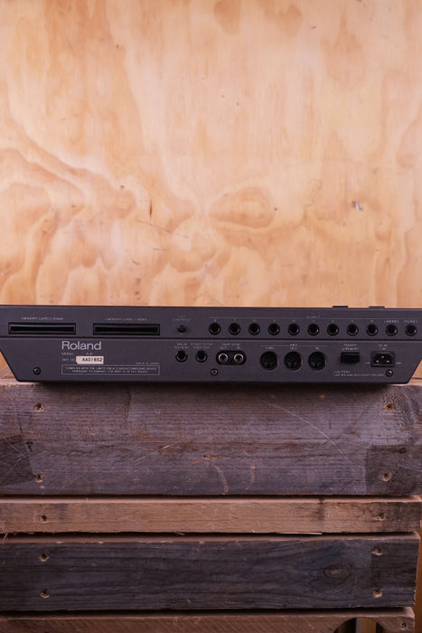 Roland R-8 Human Rhythm Composer, with a Sound Library ROM card, (Used, Comm) - Fair Deal Music