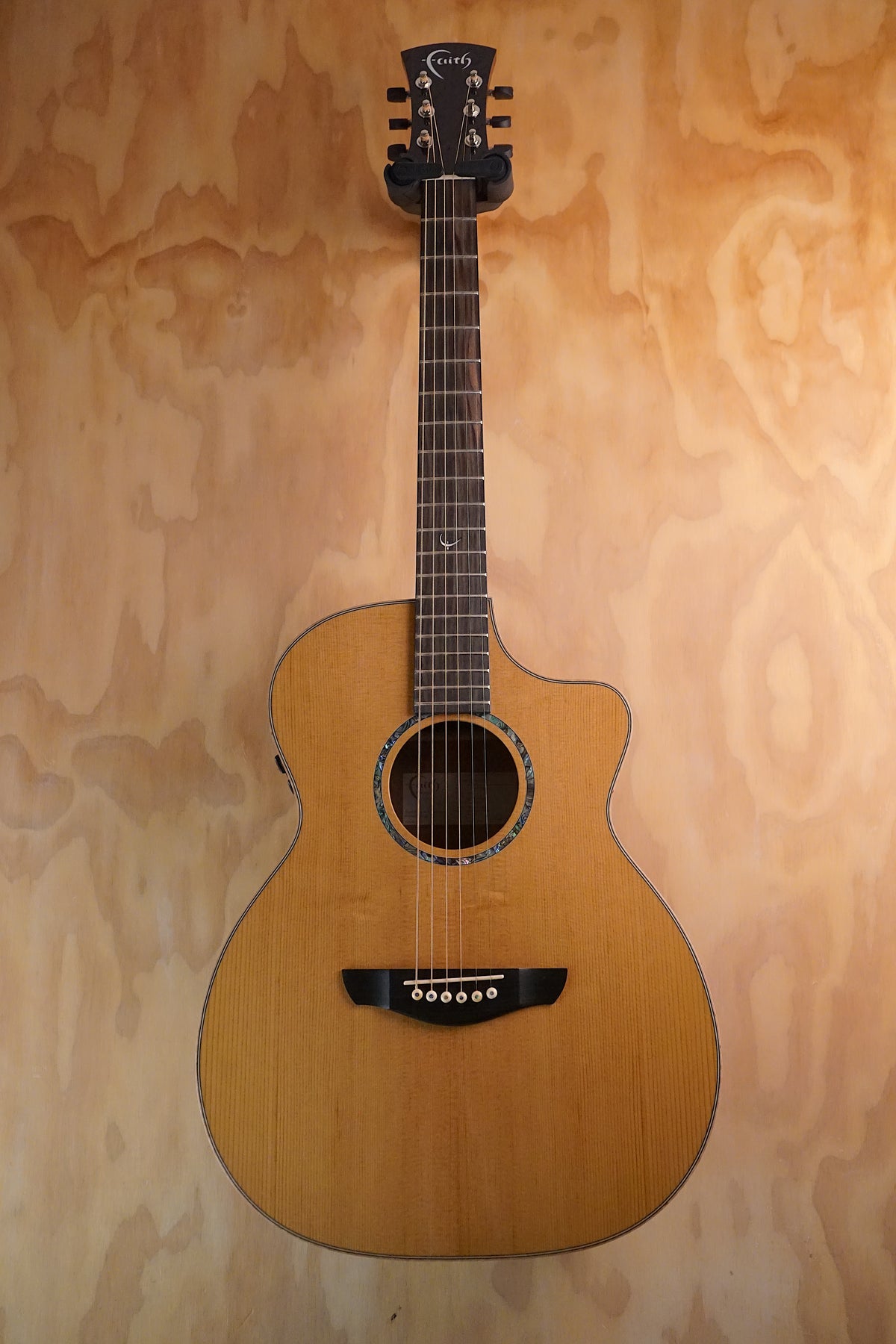 Faith PJE FG1HCE Legacy Earth Mahogany Cutaway Electro Acoustic, (Used)