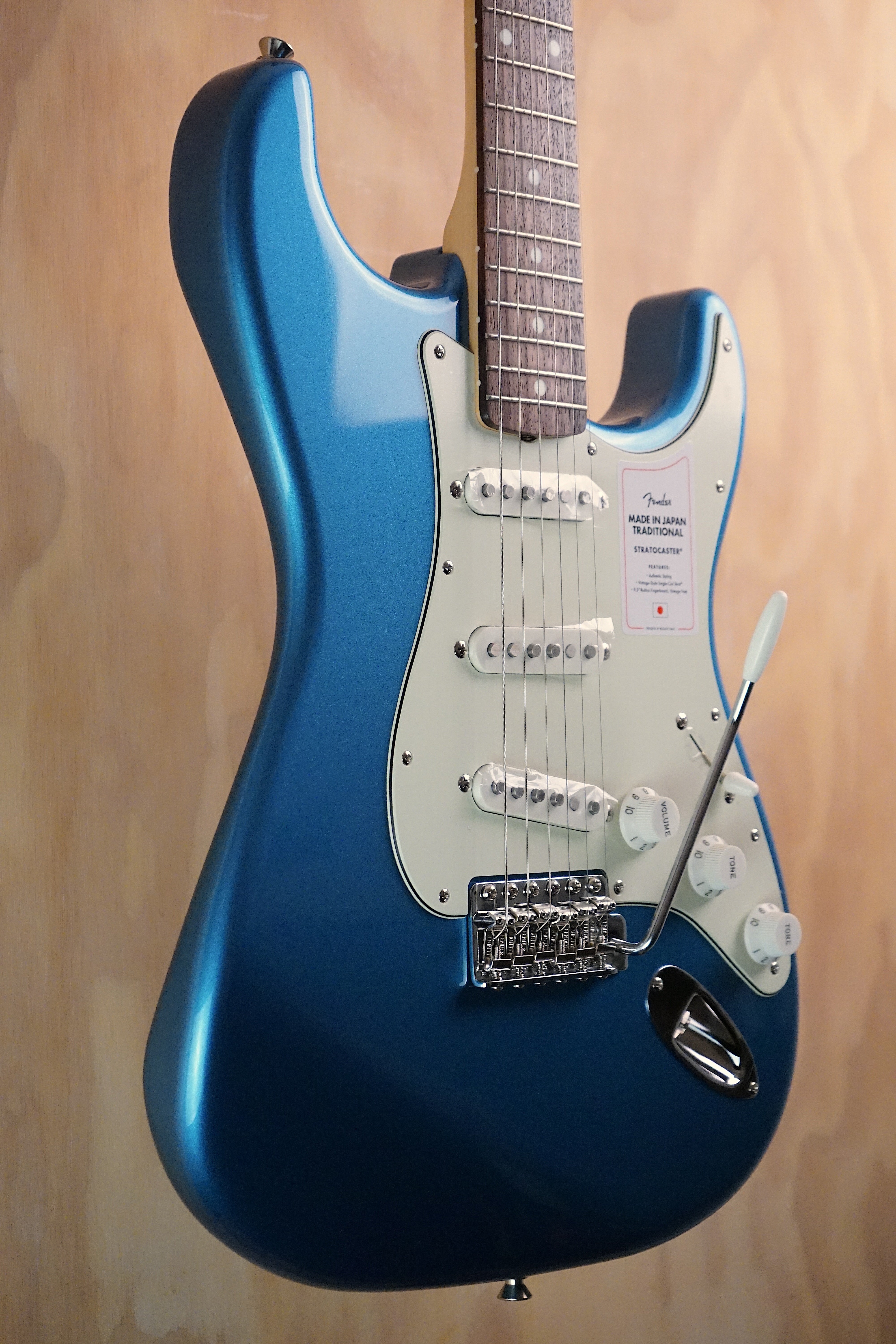 Fender Made in Japan Traditional II '60s Stratocaster Lake Placid Blue, (Used, Comm)