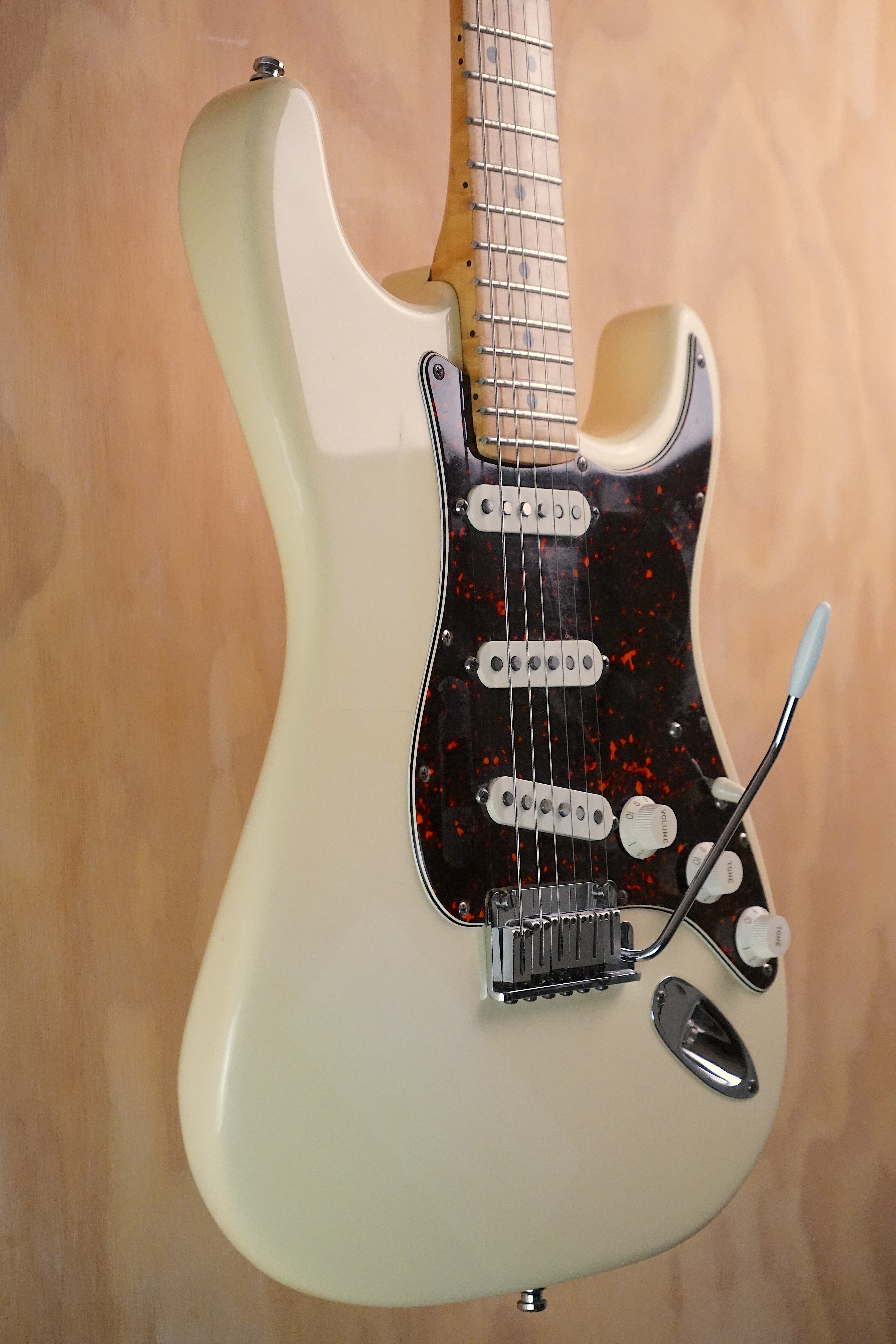 1994 Fender Custom Shop American Classic Stratocaster Olympic White, (Used, Comm)