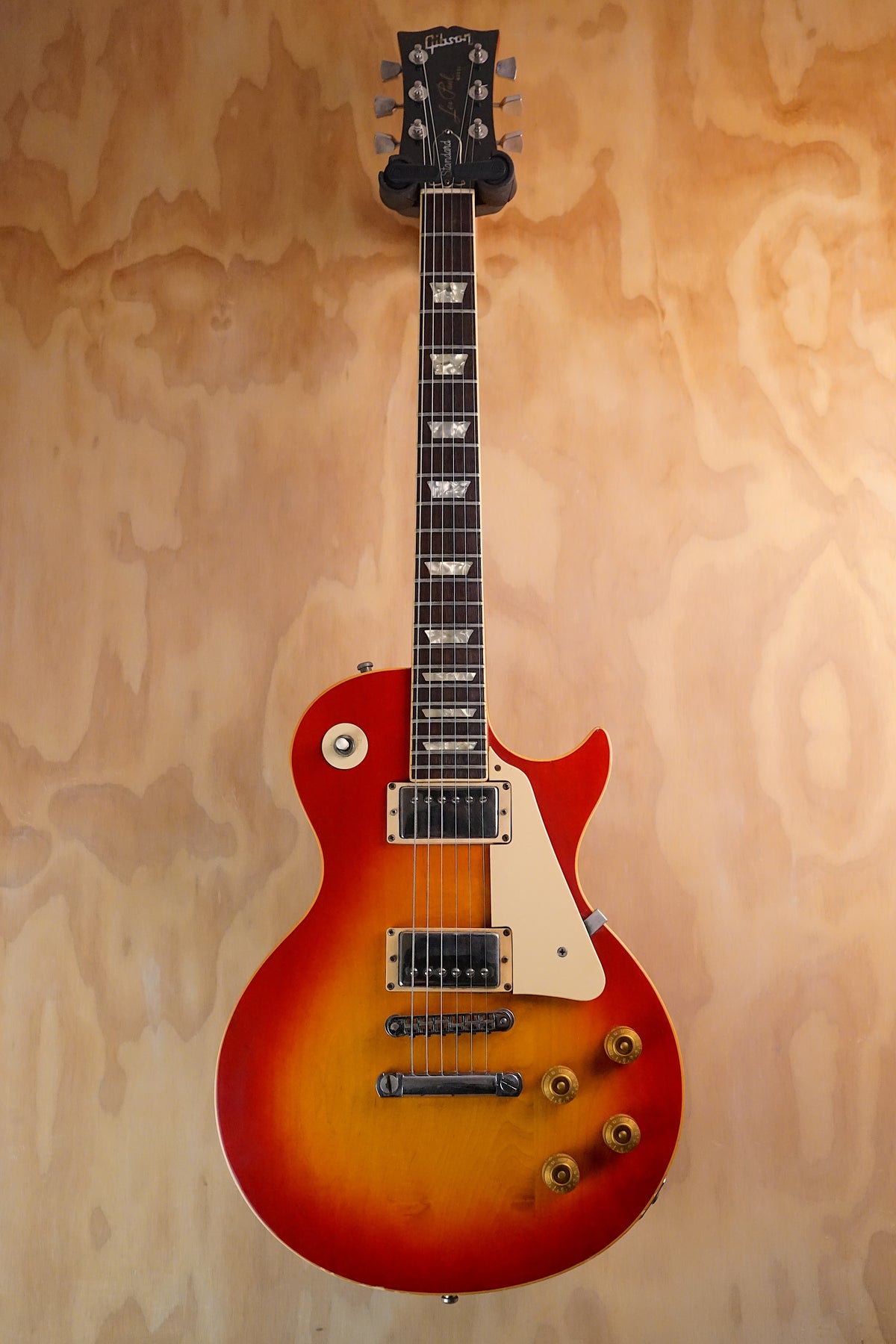1979 Gibson Les Paul Standard Cherry Sunburst, (Used, Comm)