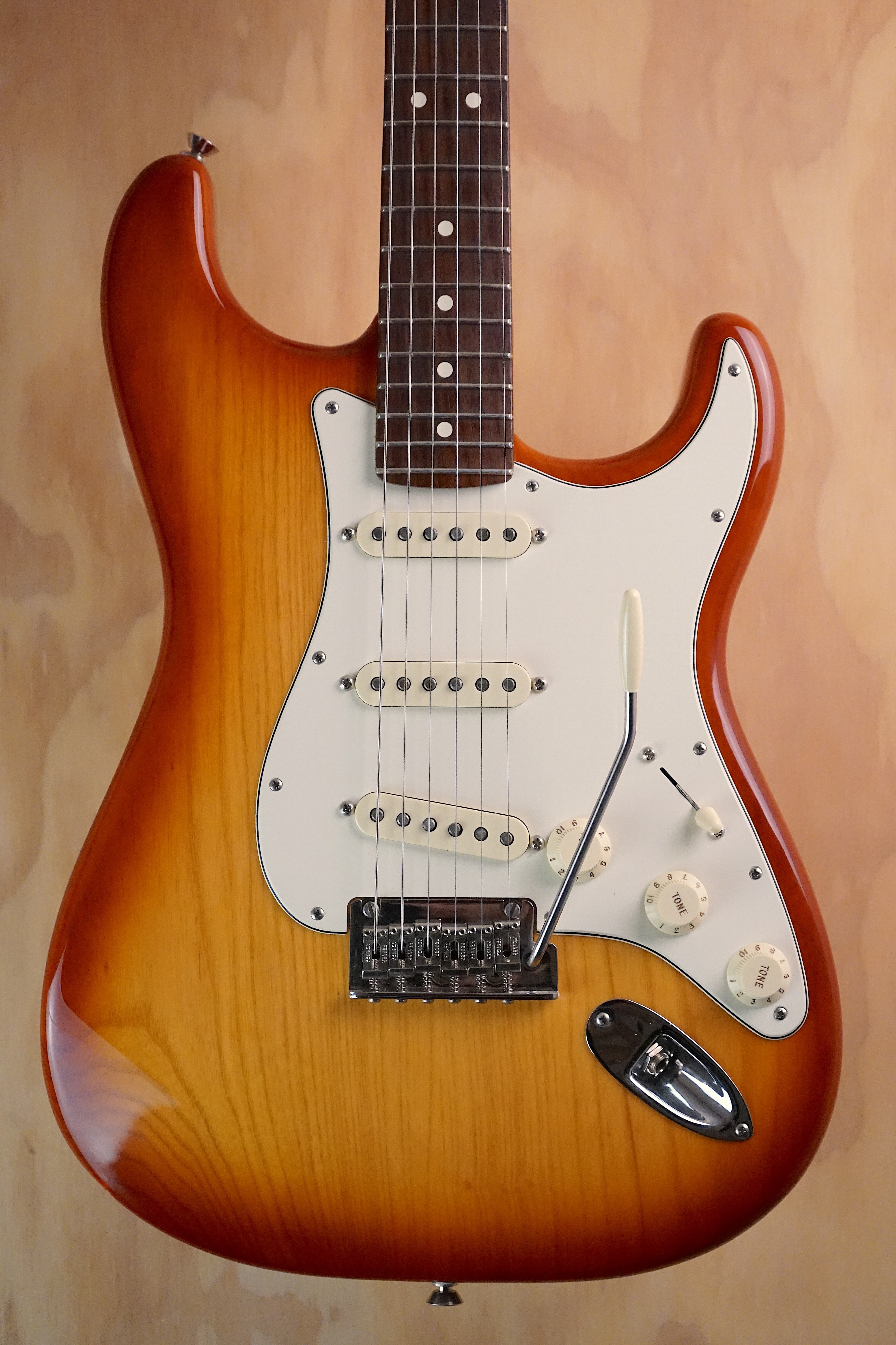 2019 Fender American Professional Stratocaster Sienna Sunburst, (Used, Comm)