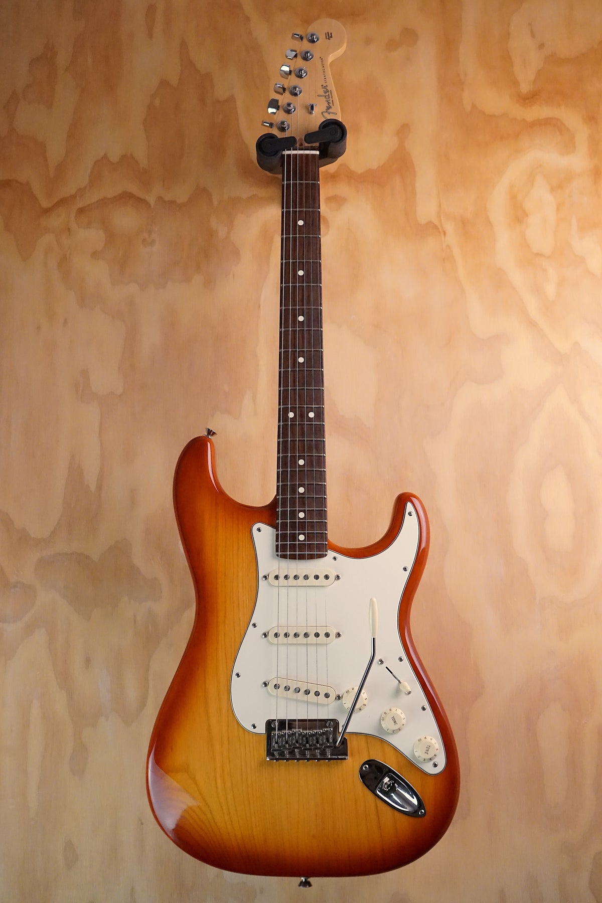 2019 Fender American Professional Stratocaster Sienna Sunburst, (Used, Comm)