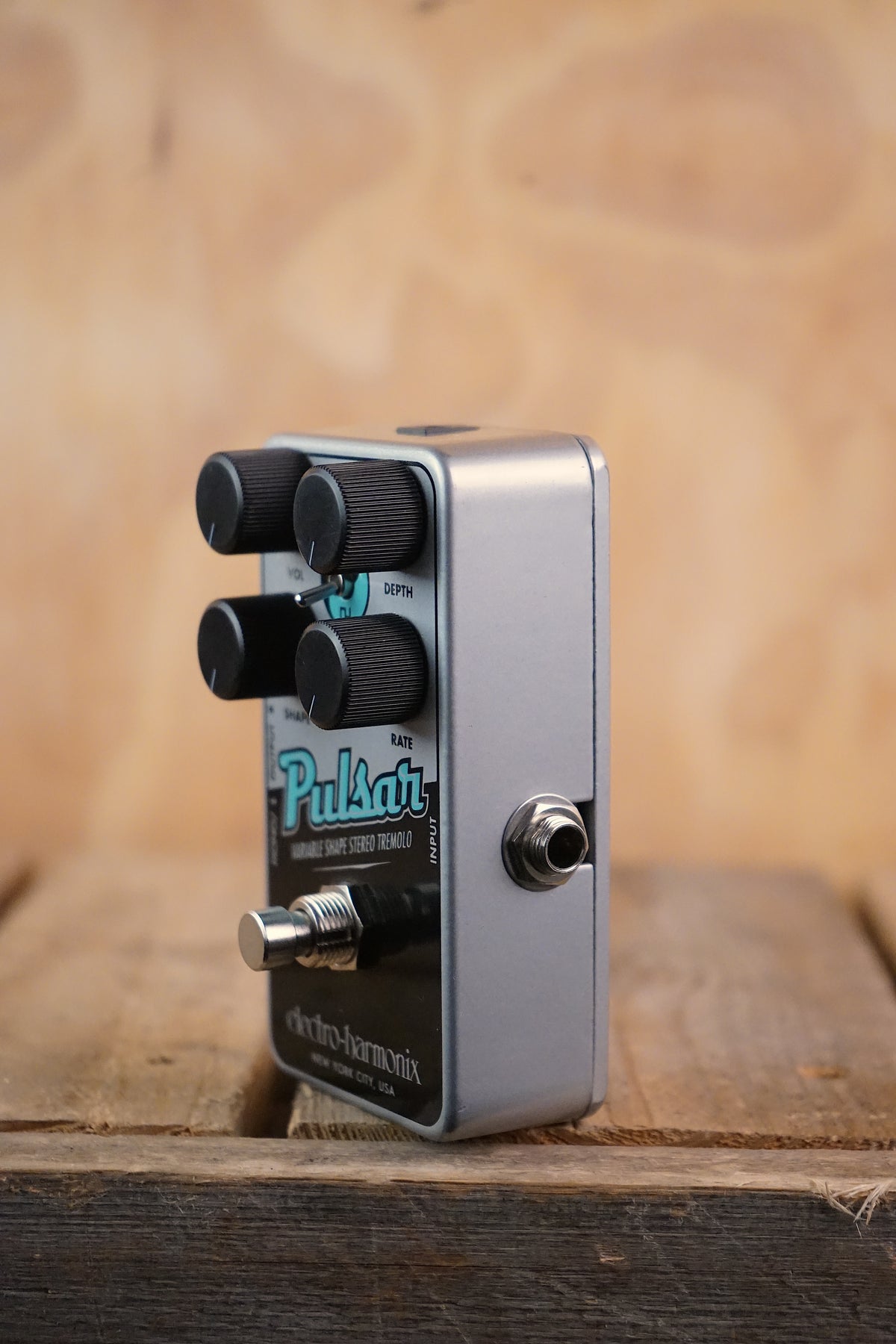 Electro-Harmonix Stereo Pulsar Tremolo Pedal – Used