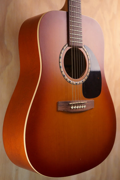 Art & Lutherie Cedar Dreadnought Antique Burst, (Used)