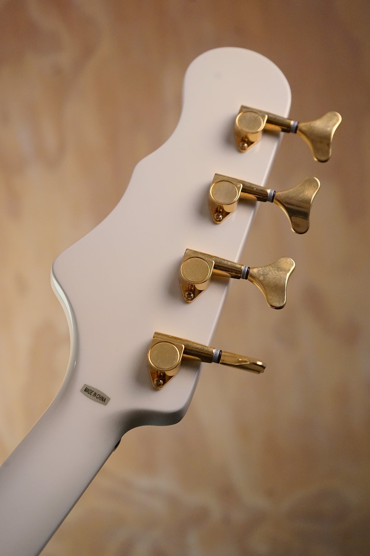 Burns Bison Bass White, (Used)