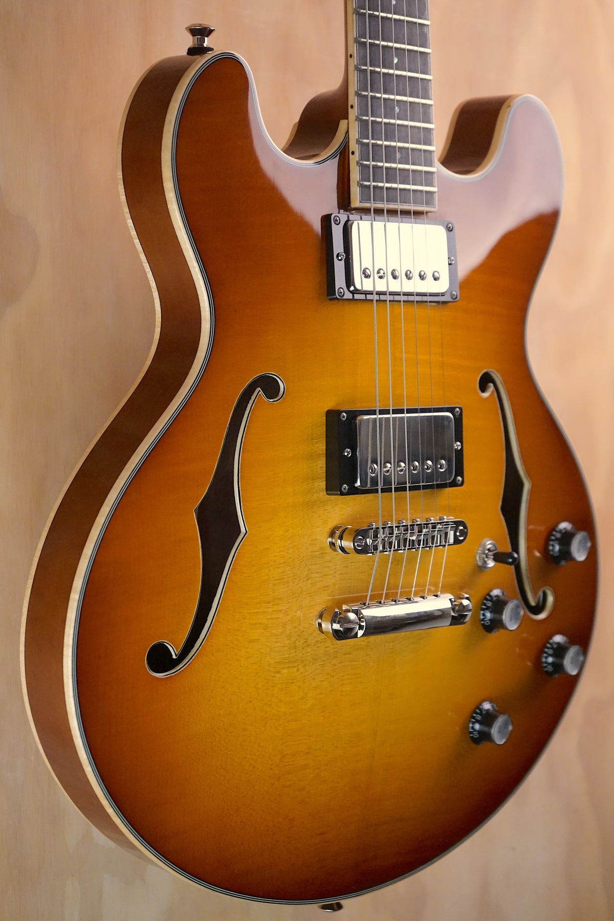 Eastman T185MX Goldburst, (Used)