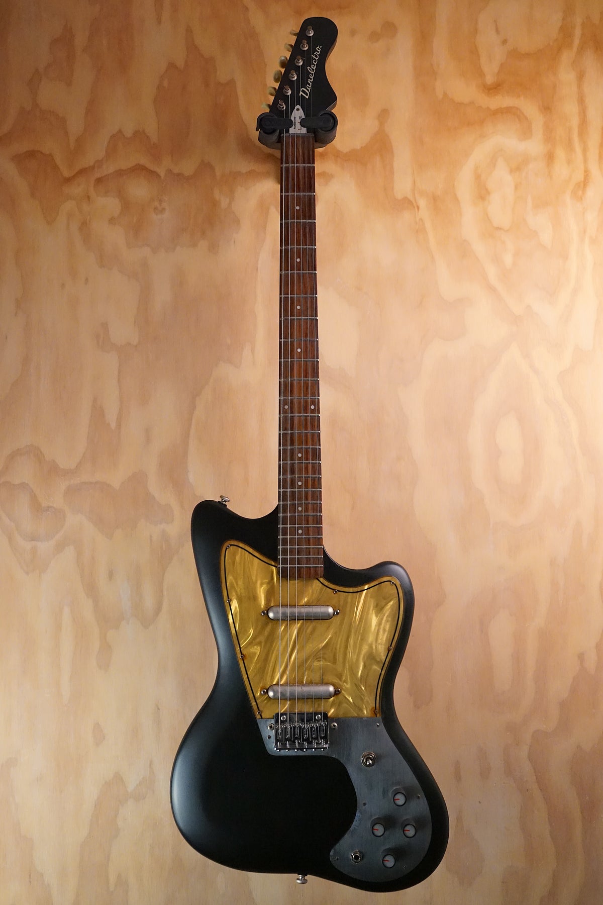 Danelectro Dead On '67 Baritone Black, (Used)