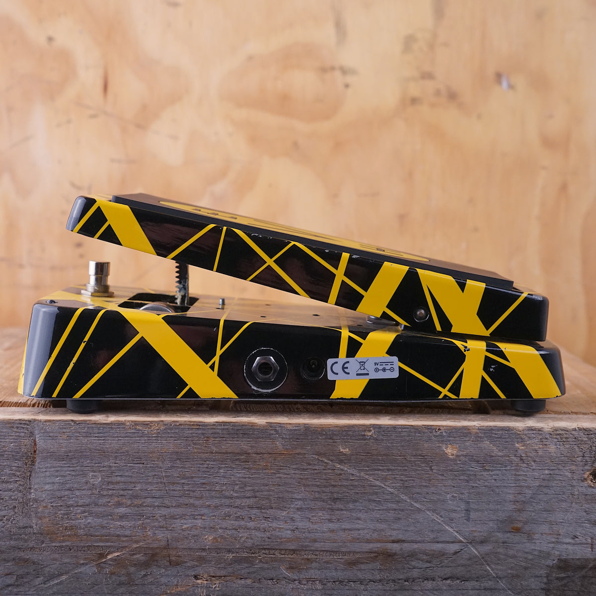 evh wah pedal Dunlop EVH95 Eddie Van Halen Signature Cry Baby Wah, (Used) — Fair Deal Music