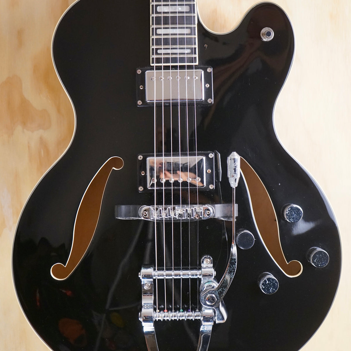 Hagstrom Tremar HJ500 Black Gloss, (Used) — Fair Deal Music