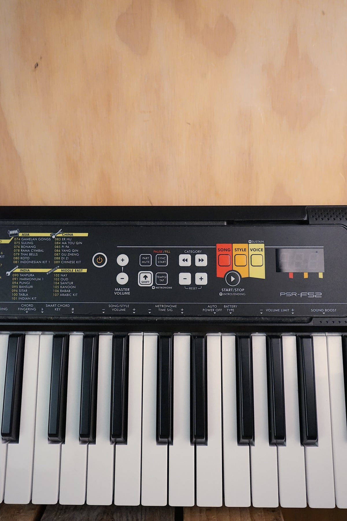 Used Yamaha PSR F-52 Keyboard