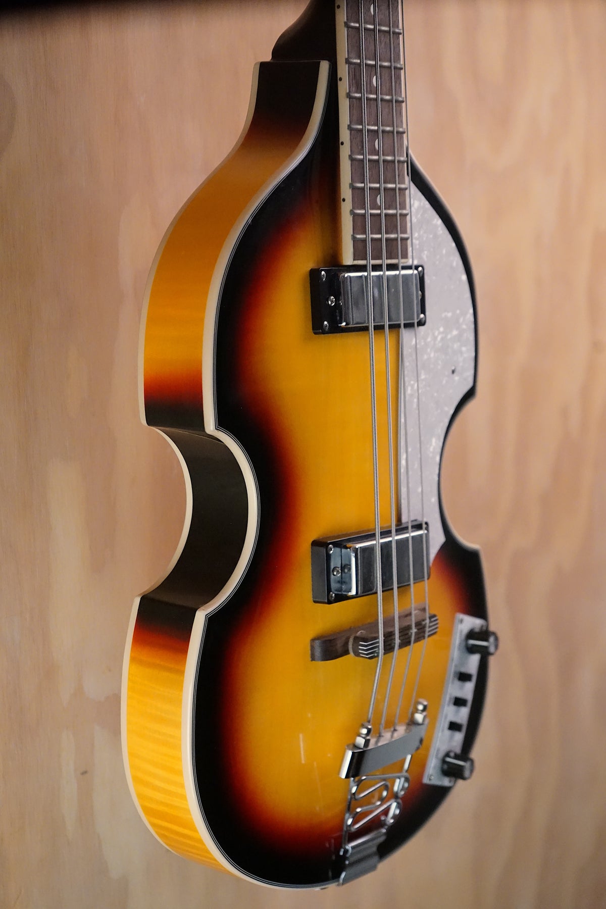 Antiquity Legends VB-MC1-SB Sunburst Bass Guitar, (Used)