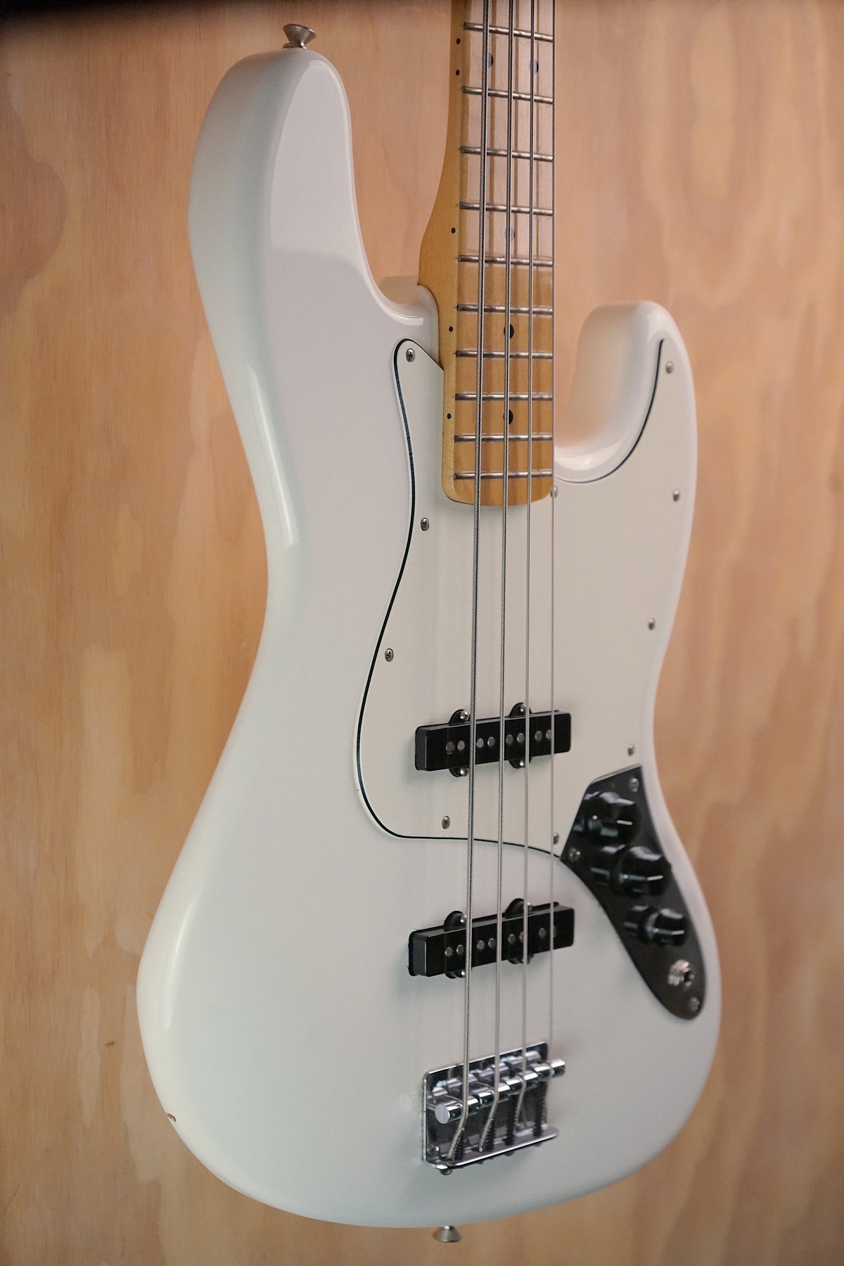 Fender Player Jazz Bass Polar White Maple, (Used)