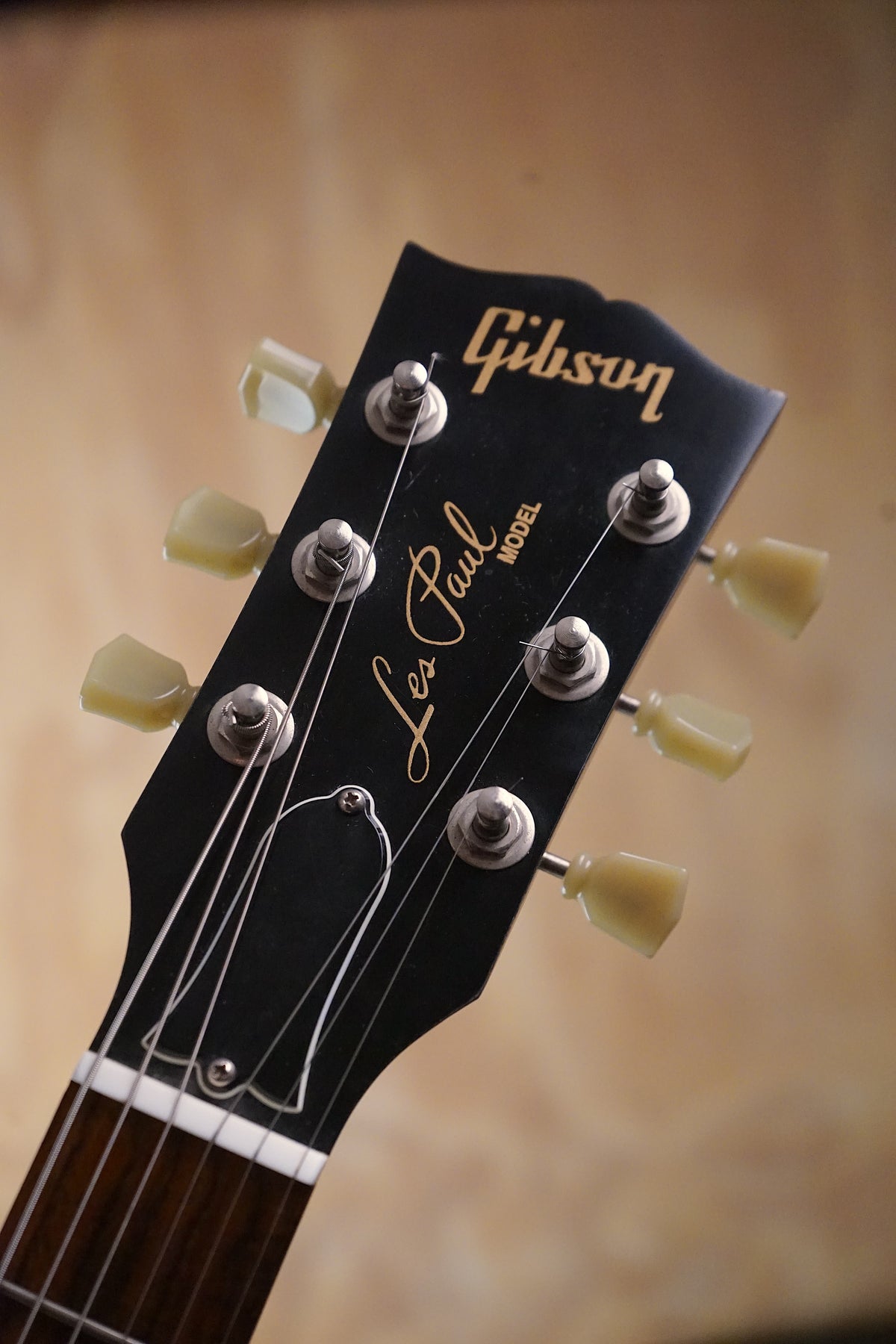 Gibson USA Les Paul '60s Tribute Satin Honey Burst, (Used)