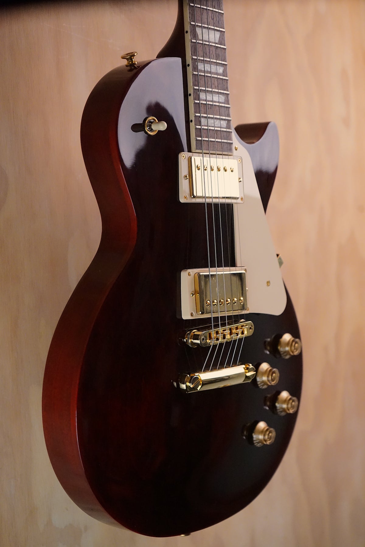 Gibson Les Paul Studio Wine Red Gold Hardware, (Used)