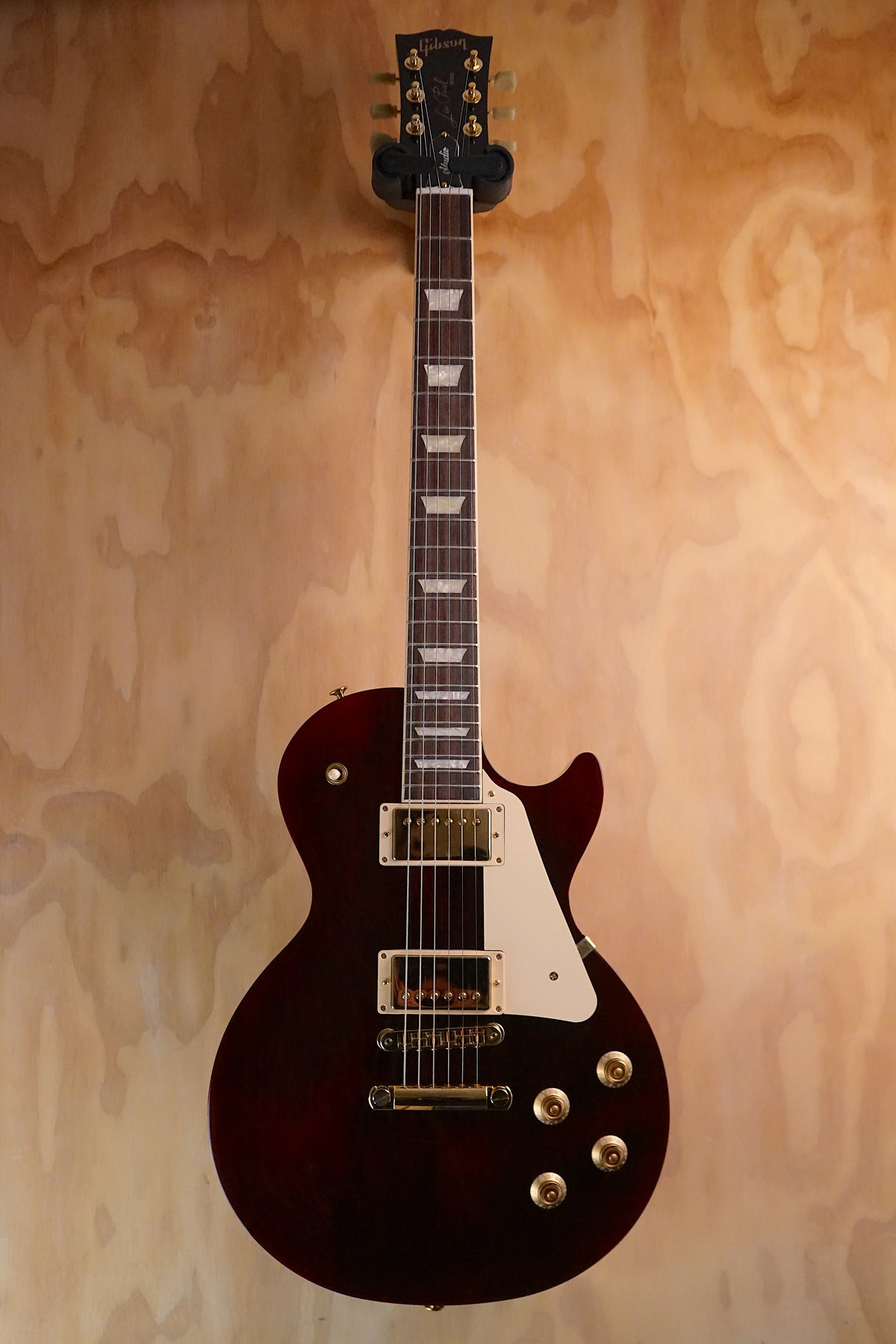 Gibson Les Paul Studio Wine Red Gold Hardware, (Used)