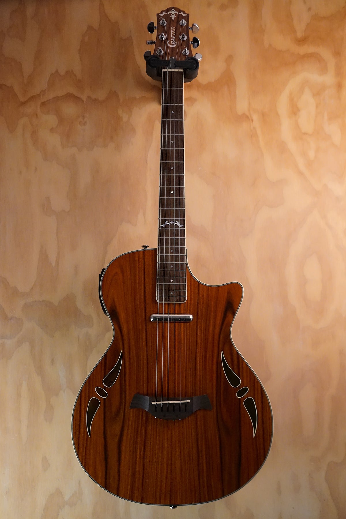 Crafter SA-ARW Hybrid Electro-Acoustic Guitar, (Used) - Fair Deal Music