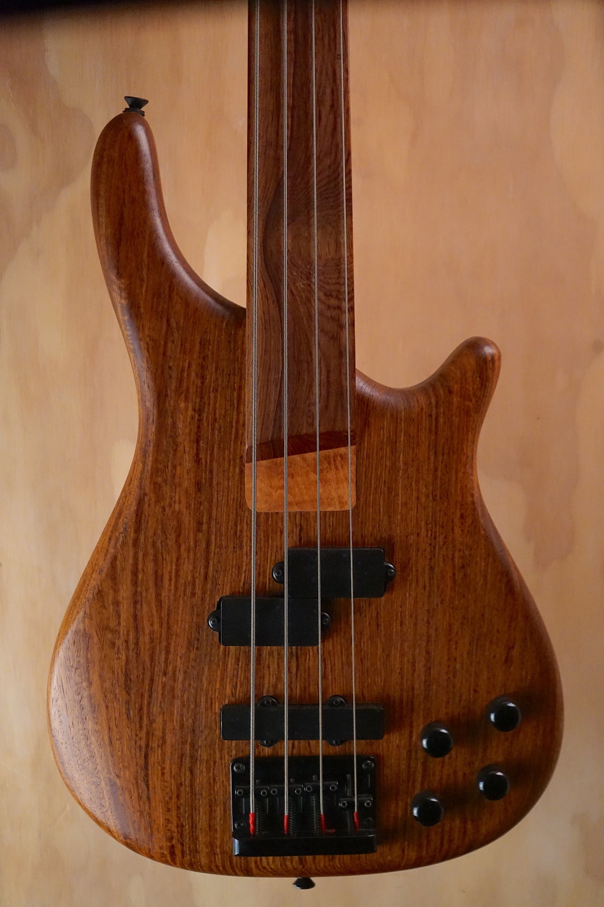 Vintage V940FL Fretless Bass, (Used, Comm)