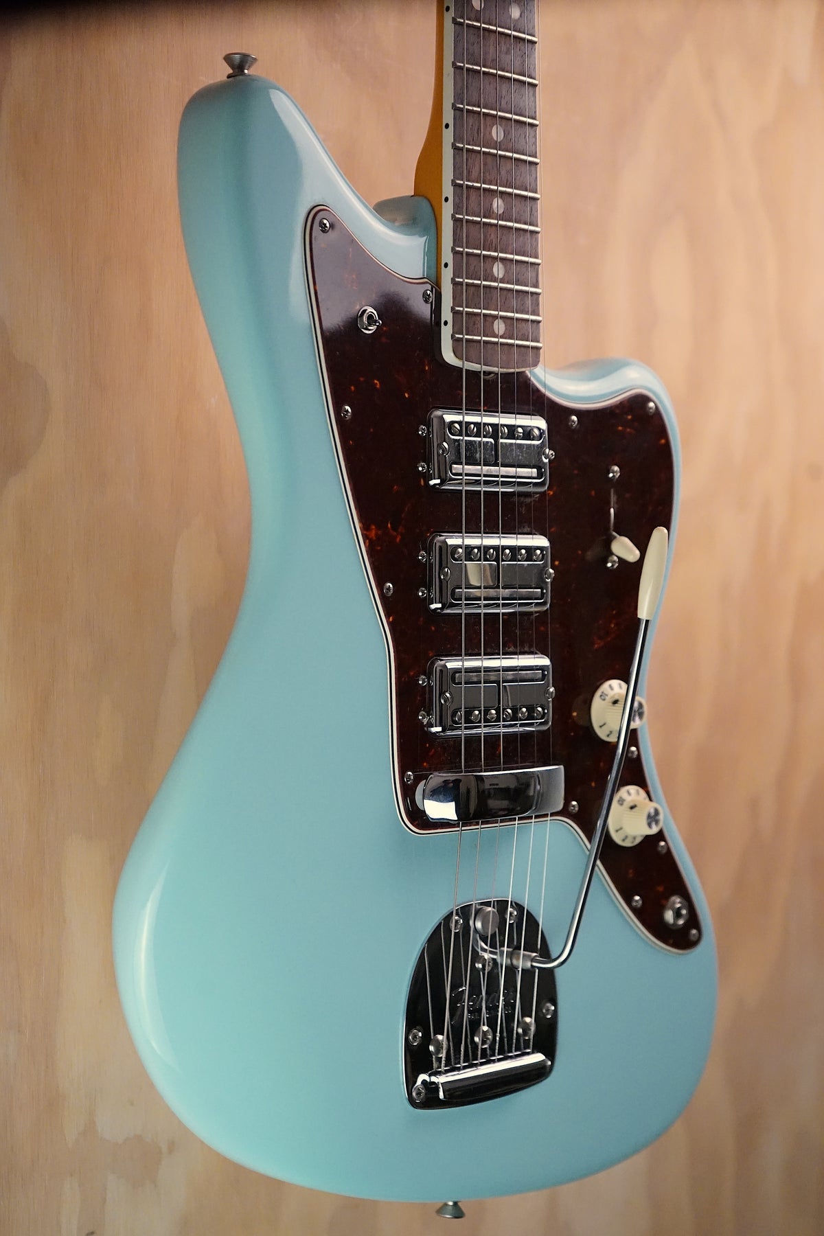 2018 Fender Limited Edition 60th Anniversary Triple Jazzmaster Daphne Blue, (Used, Comm)