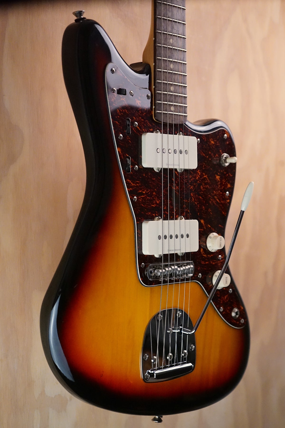 Squier Vintage Modified Jazzmaster 3-Color Sunburst, (Used, Comm)