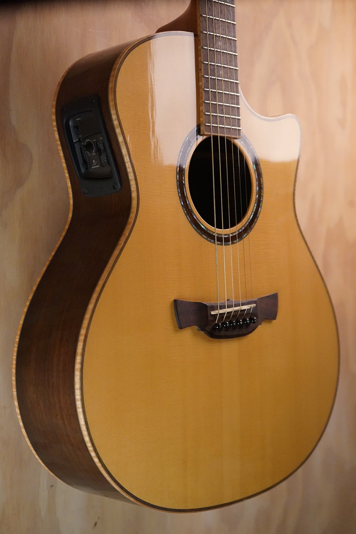 Crafter GLXE-3000/RS Electro-Acoustic Guitar, (Used, Comm) - Fair Deal Music