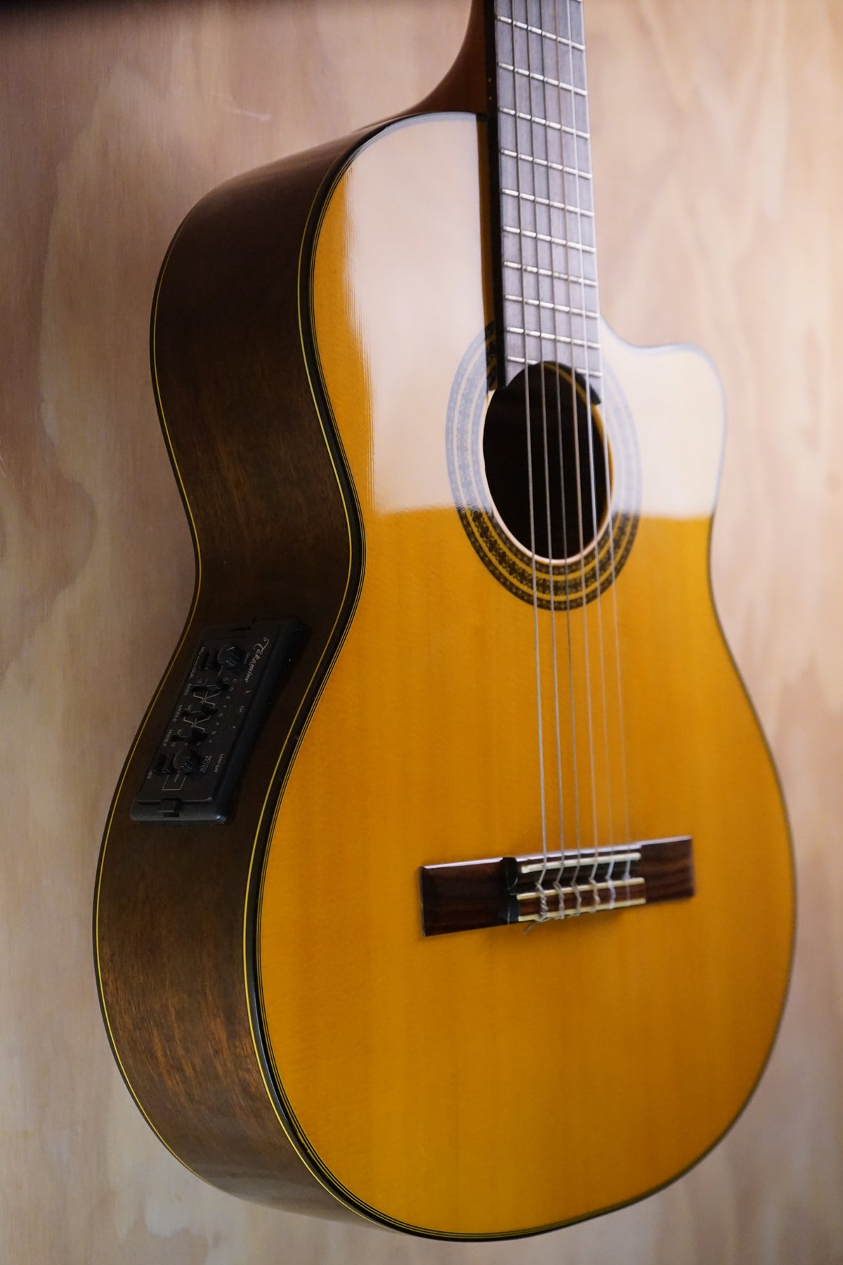 Takamine EG522-SC Classical Electro-Acoustic Guitar, (Used)