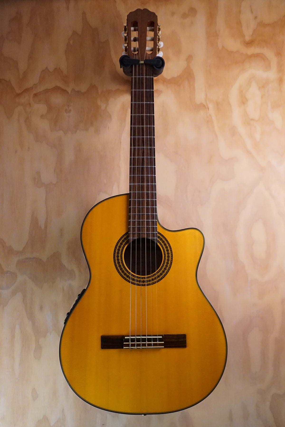 Takamine EG522-SC Classical Electro-Acoustic Guitar, (Used)