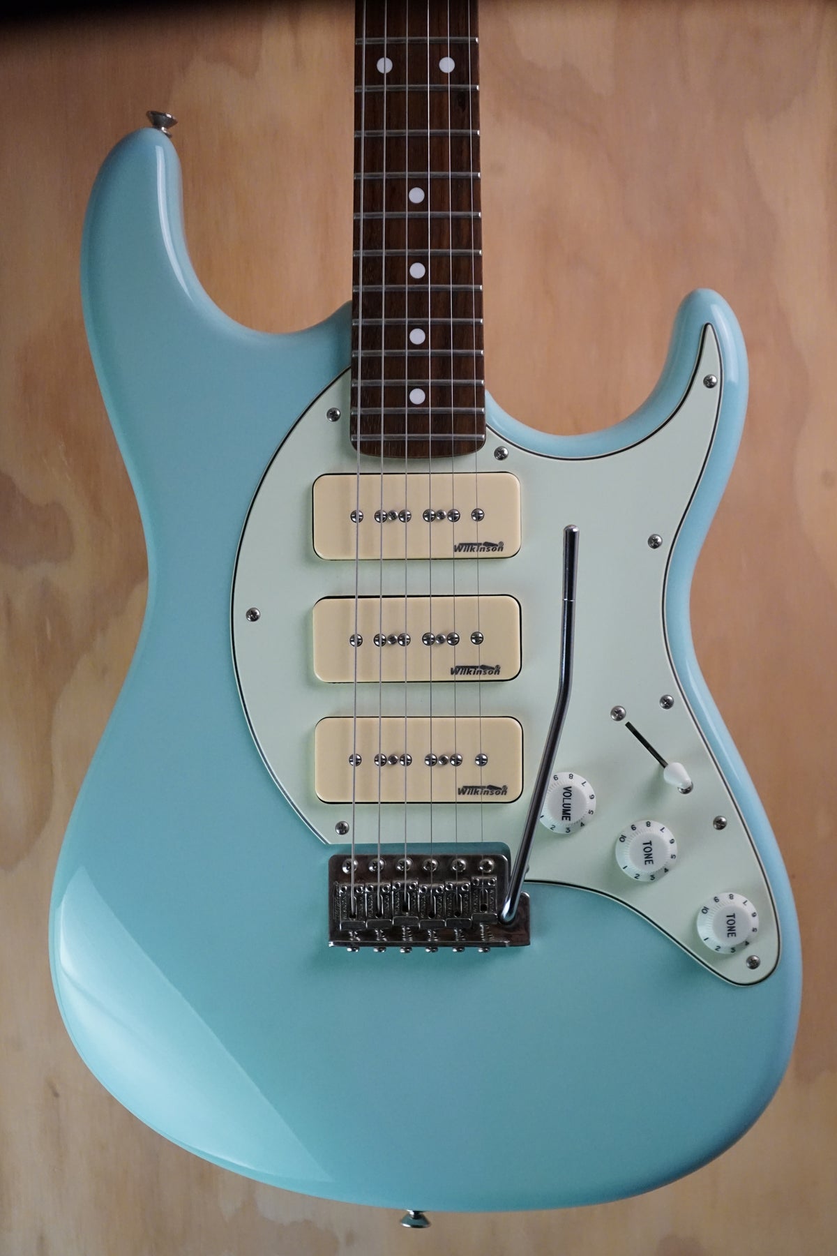 Vintage Advance AV6 Laguna Blue Electric Guitar, (Used, Comm)