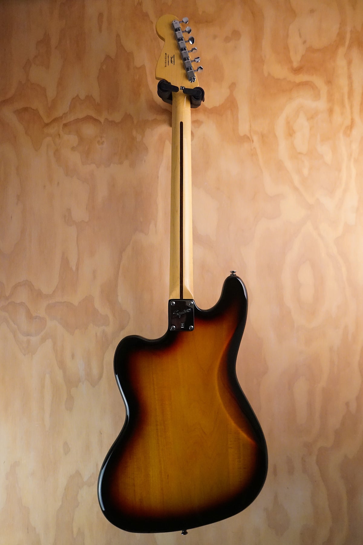 Squier Classic Vibe Bass VI 3-Tone Sunburst, (Used, Comm)
