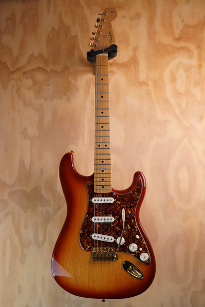 2006 Fender MF/GC FSR Deluxe Players Strat Sienna Sunburst, (Used, Comm)
