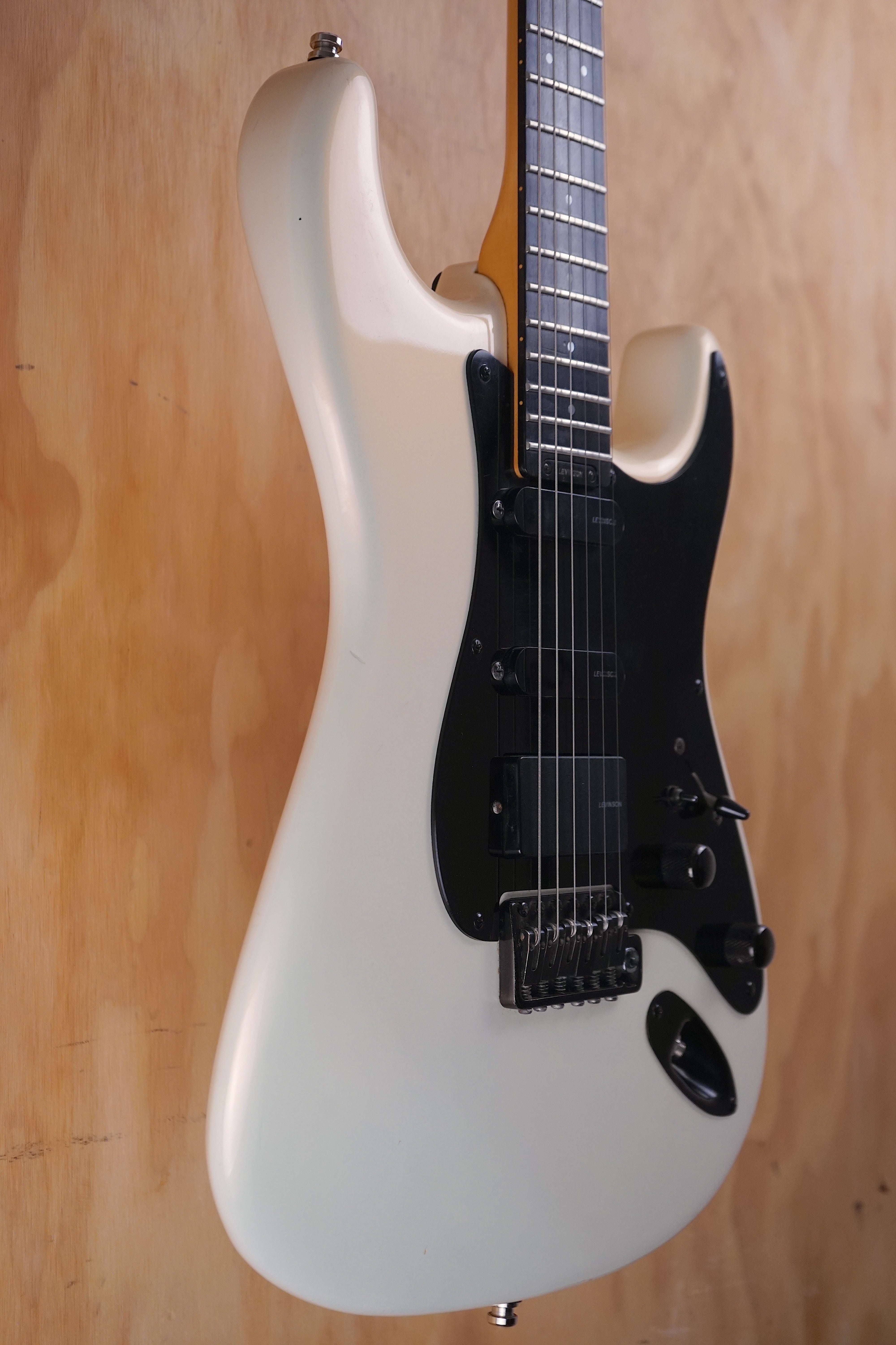 Levinson Blade RH‑3 MIJ in White Electric Guitar, (Used) - Fair Deal Music