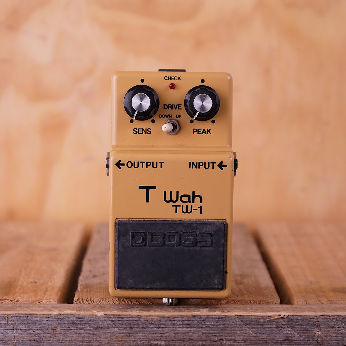 boss t wah pedal Boss TW-1 T Wah "Black Label" (Made in Japan), (Used) — Fair Deal Music
