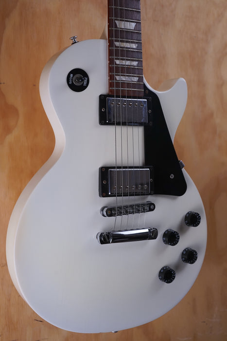 Gibson Les Paul Studio 2013, Alpine White, (Used) (Comm) - Fair Deal Music