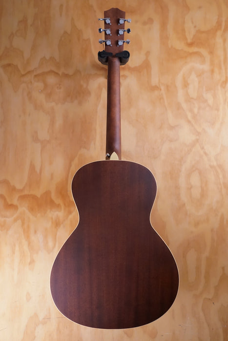 SQOE L001 Parlour sized Electro Acoustic Guitar in Chocolate Sunburst - Fair Deal Music