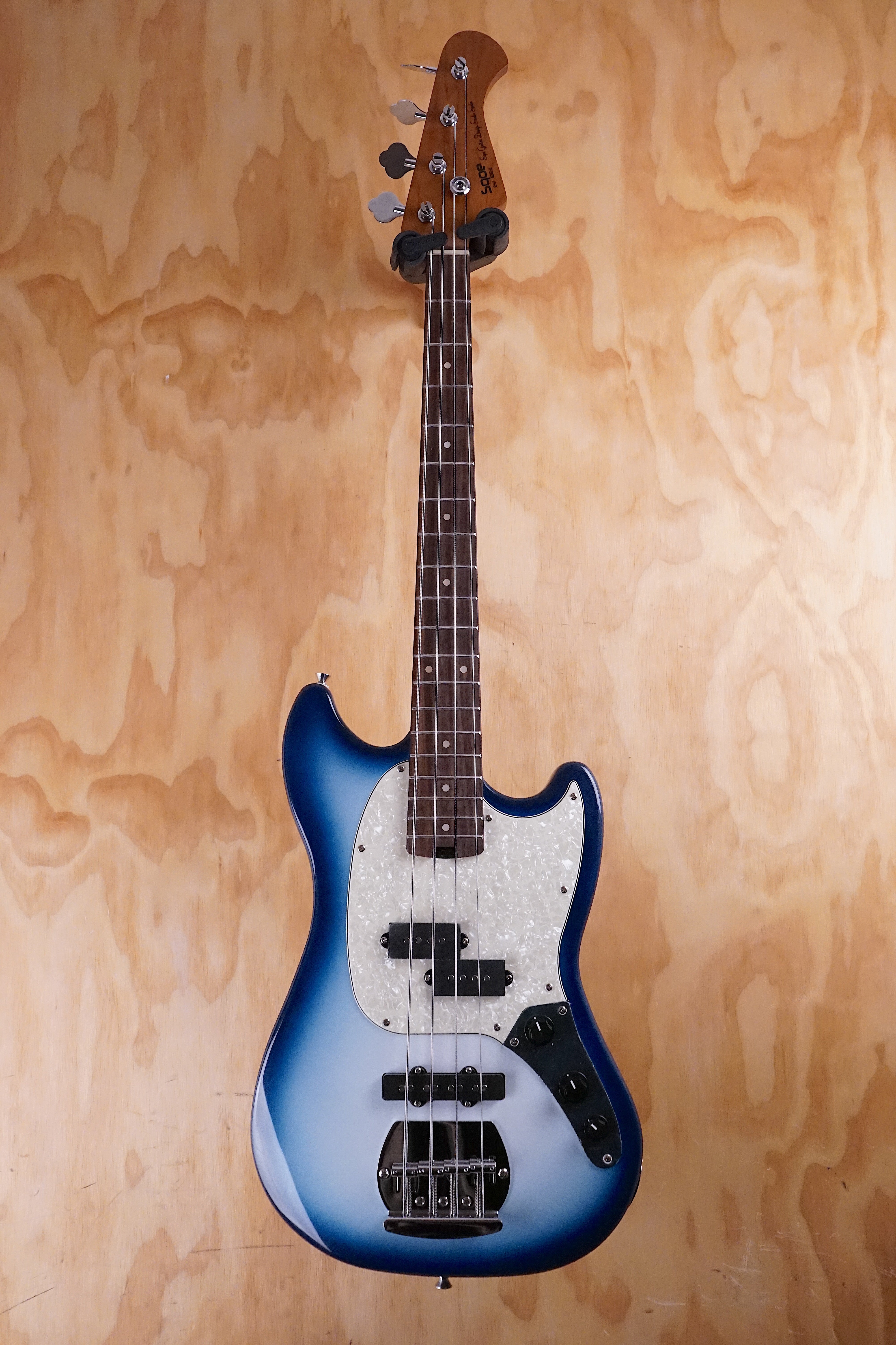 SQOE SjB400 Short Scale Bass in Blue Burst - Fair Deal Music