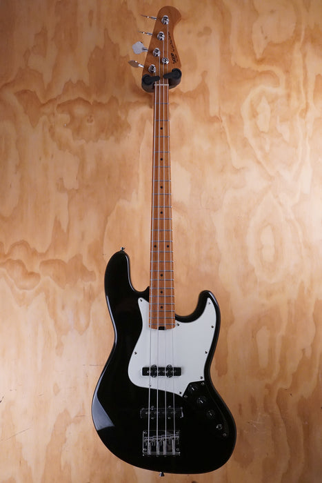 SQOE SjB600 J-Style Single-Coil Bass in Black - Fair Deal Music