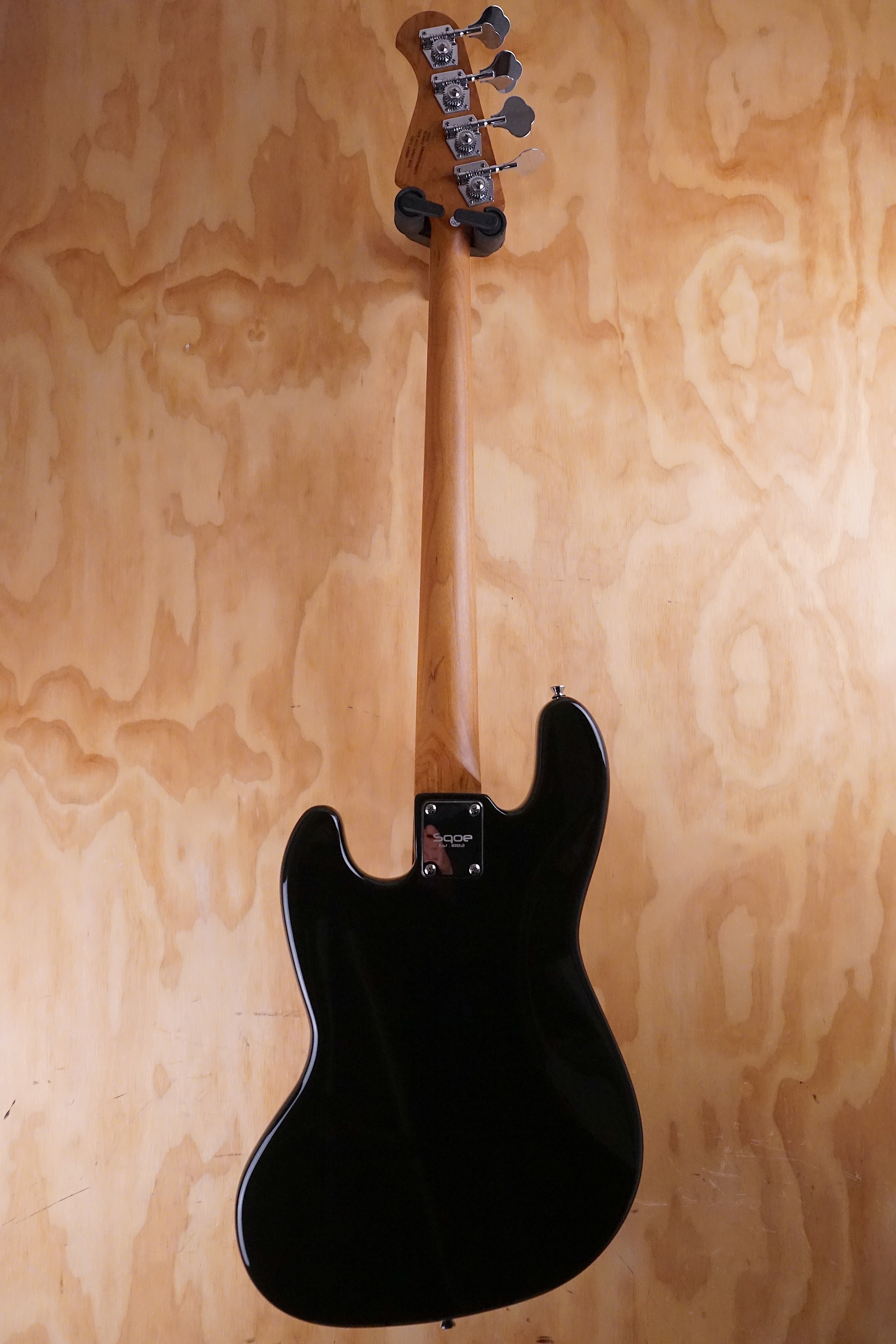 SQOE SjB600 J-Style Single-Coil Bass in Black - Fair Deal Music