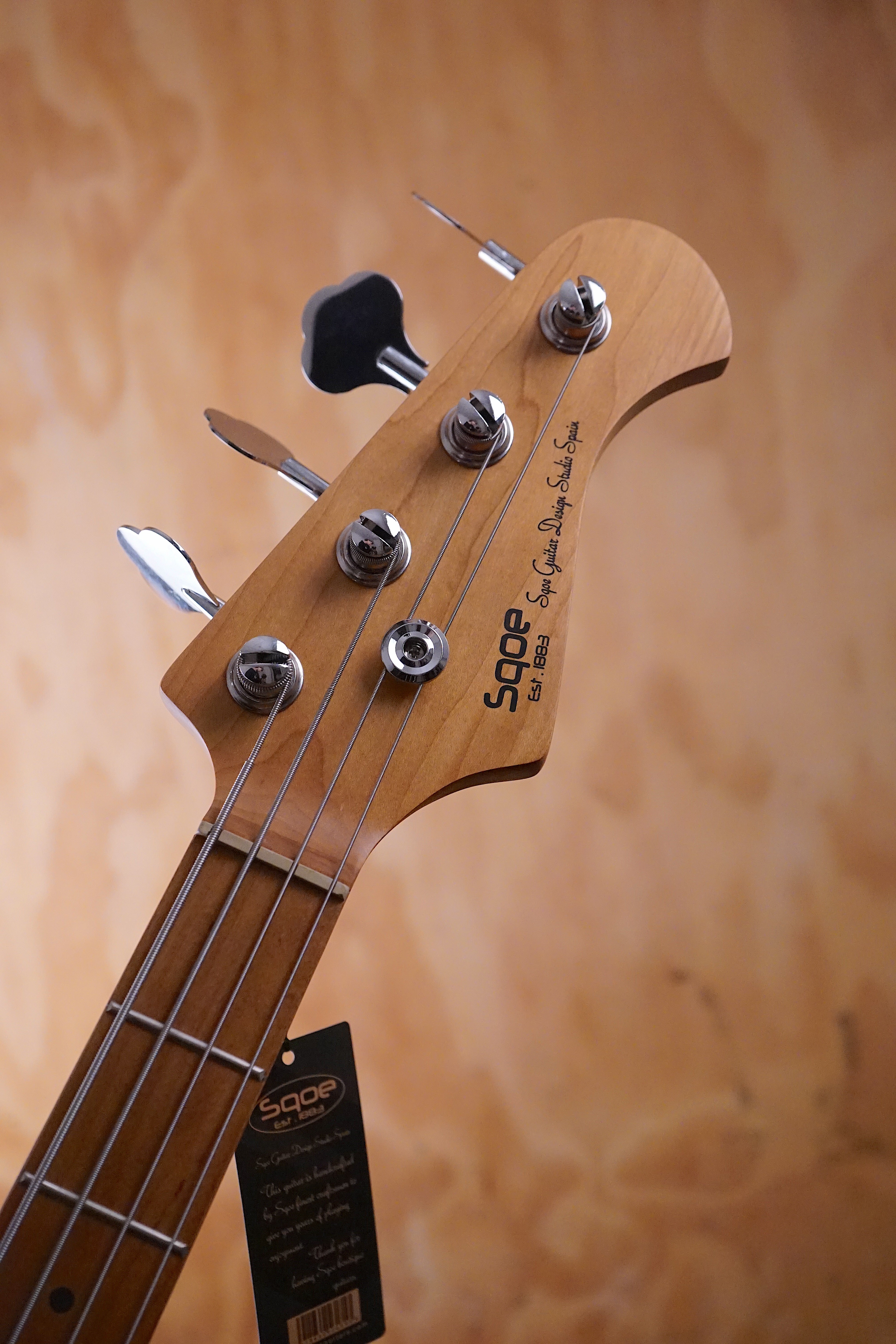 SQOE SPJ600 PJ-Style Bass in Red - Fair Deal Music