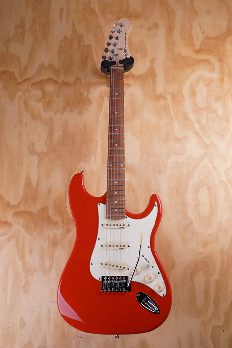 SQOE SEST200 SSS S-Style Electric Guitar Red - Fair Deal Music