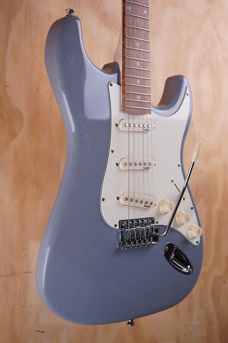 SQOE SEST200 SSS S-Style Electric Guitar Silver - Fair Deal Music