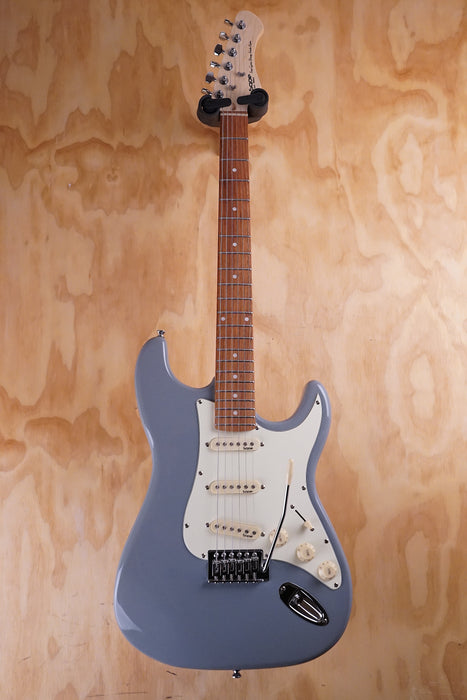 SQOE SEST200 SSS S-Style Electric Guitar Silver - Fair Deal Music