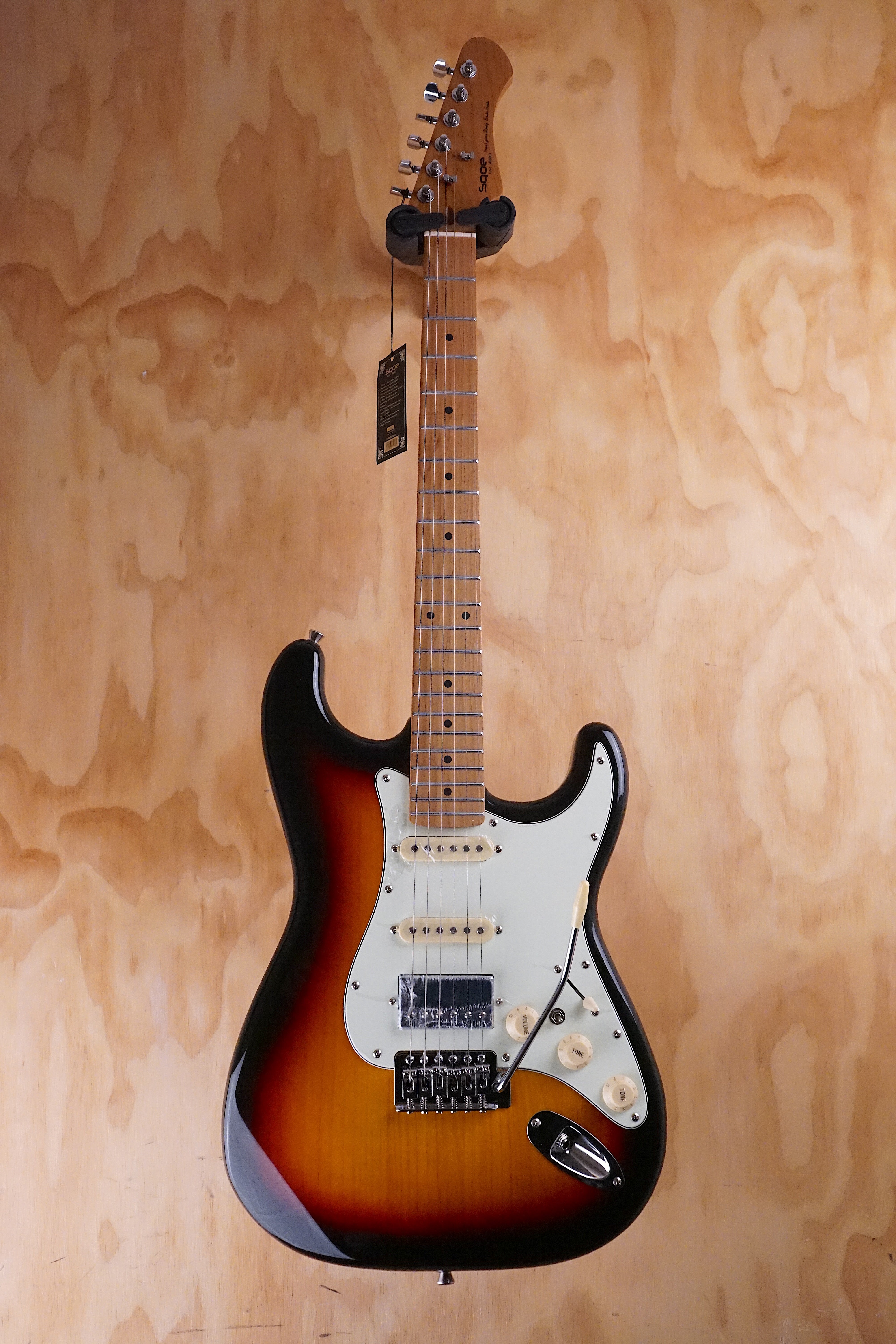 SQOE SEST600 HSS S-Style Electric Guitar Sunburst - Fair Deal Music