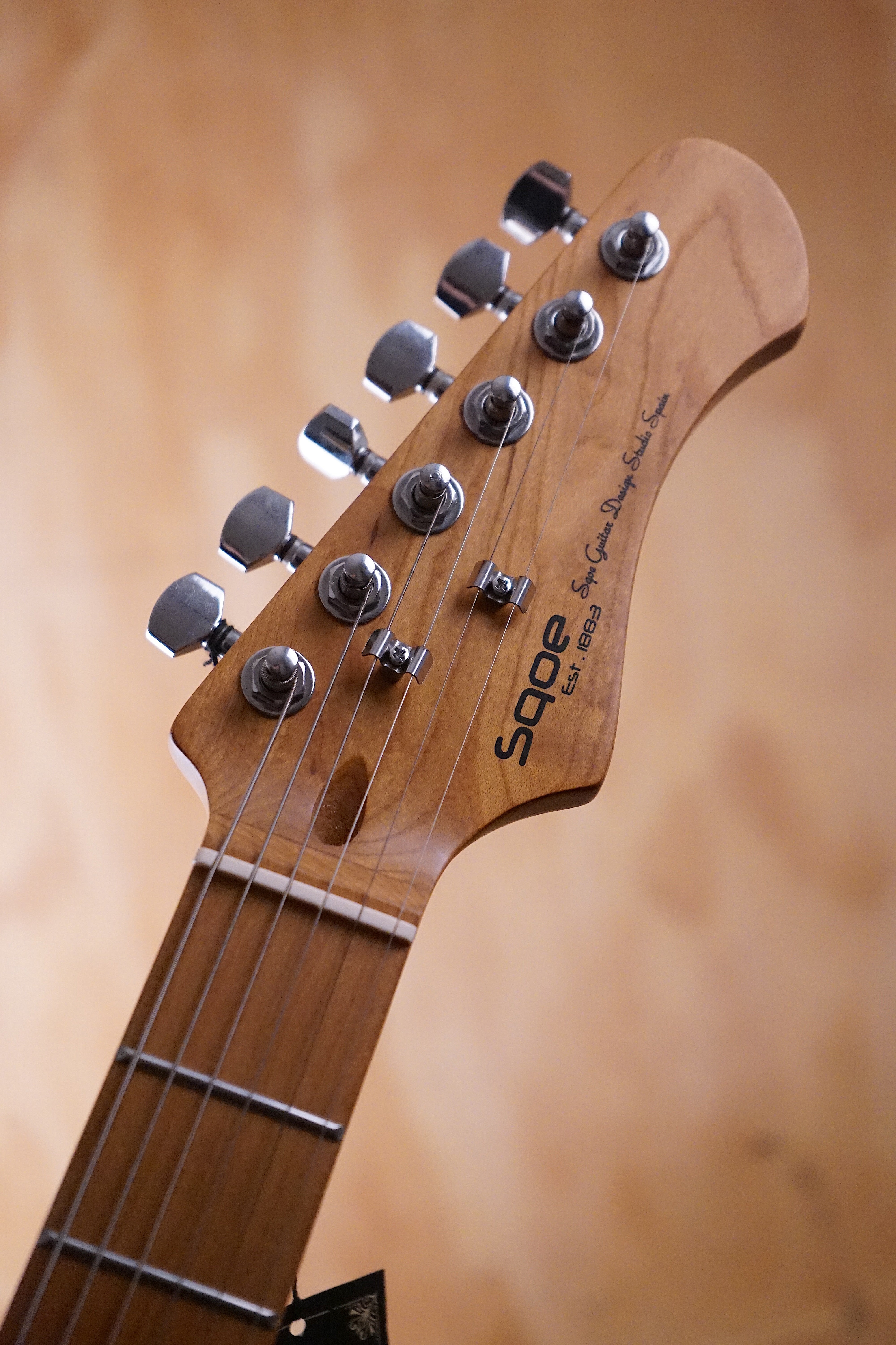 SQOE SEST600 HSS S-Style Electric Guitar Black - Fair Deal Music