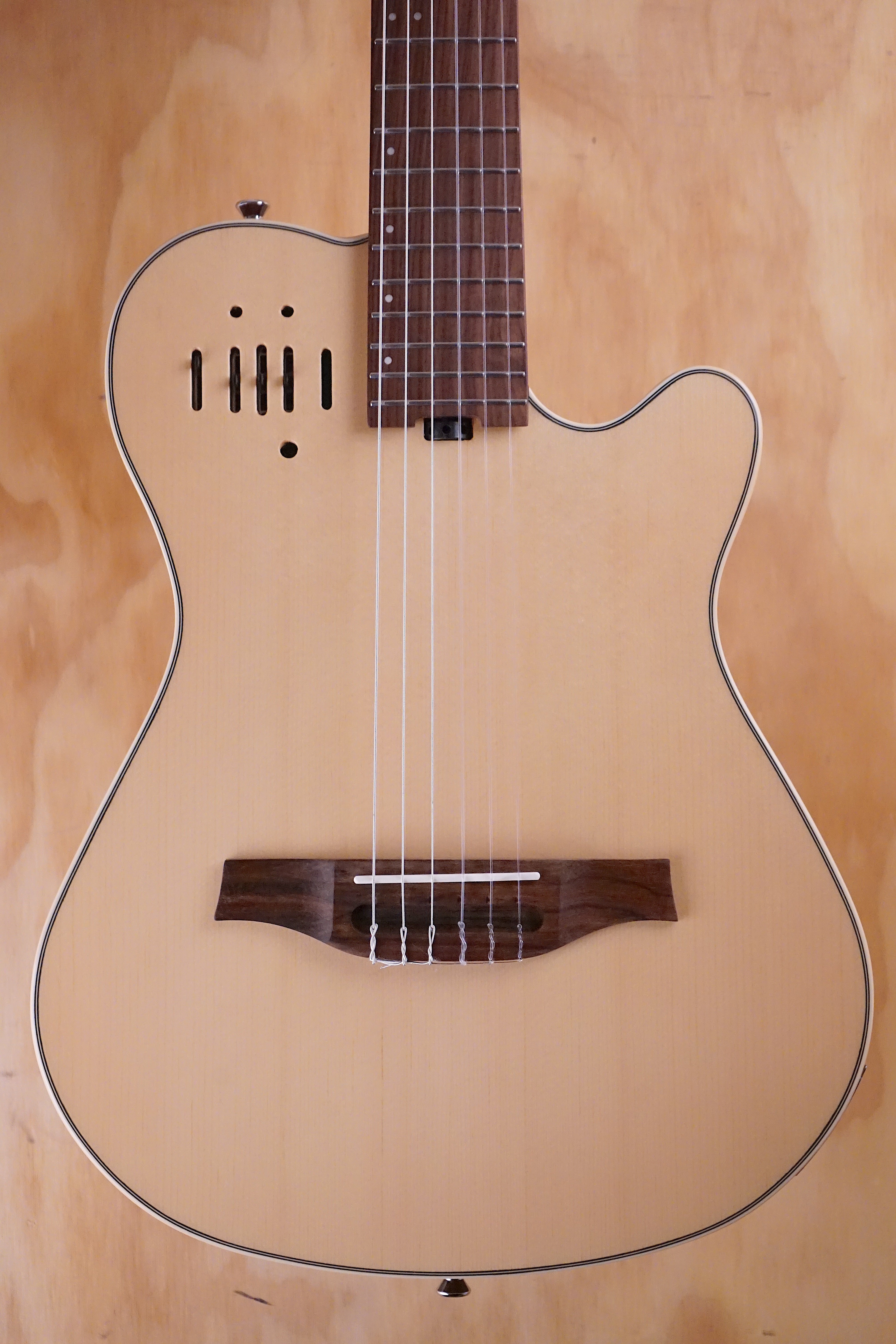 SQOE SEGD920 Silent Electro Classical Guitar Natural - Fair Deal Music